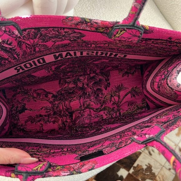 ⭐️RARE⭐️Christian Dior Large Book Tote Embroidered Fuschia Ltd. Edition FULL SET - Picture 7 of 17